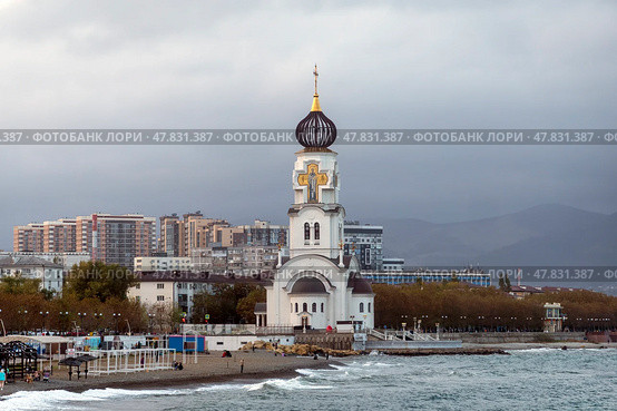 Novorossiysk, Russia 28 August 2024 Church of St. Peter and Fevronia of the Murom Wonderworkers on the embankment of Novorossiysk in the Black Sea coast (2023 год). Стоковое фото, фотограф Фотограф / Фотобанк Лори