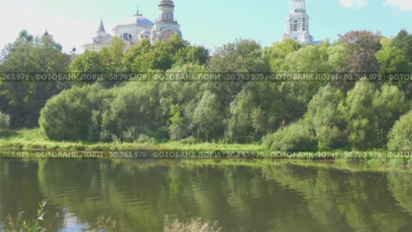 Новоторжский Борисоглебский монастырь — мужской монастырь Тверской епархии Русской православной церкви, расположенный в городе Торжке Тверской области. Стоковое видео, видеограф Куликов Константин / Фотобанк Лори