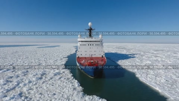 Nuclear powered icebreaker navigating frozen arctic waters. Стоковое AI-видео, аниматор Юрий Поздников / Фотобанк Лори