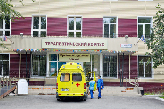 Областная клиническая больница №1, многопрофильный медицинский центр. Терапевтический корпус. Город Тюмень (2016 год). Редакционное фото, фотограф Александр Тараканов / Фотобанк Лори