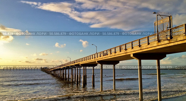 Ocean Beach Pier at Sunset, San Diego, California. Taken 5 October 2015. Стоковое фото, агентство Ingram Publishing / Фотобанк Лори