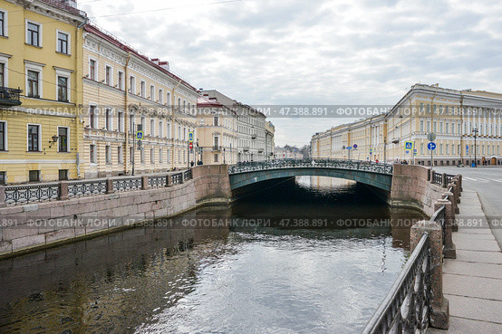 Около Певческого моста на реке Мойке в Санкт-Петербурге. Стоковое фото, фотограф Александр Алексеев / Фотобанк Лори