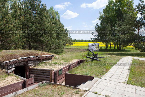 Окоп. Комплекс "Партизанская деревня". д. Рабовичи. Славгородский район. Могилевская область. Беларусь (2024 год). Редакционное фото, фотограф Сергей Афанасьев / Фотобанк Лори