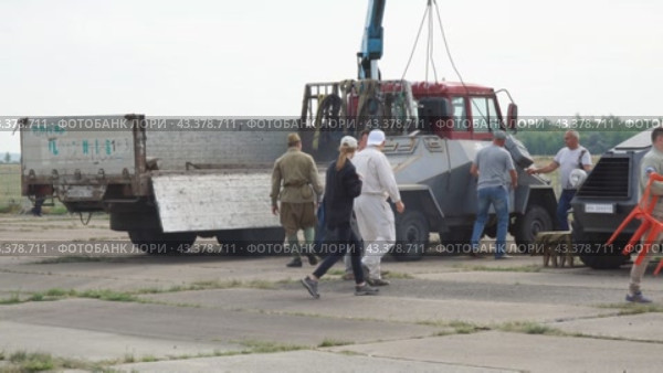 Old armored car from the second world war (2019 год). Редакционное видео, видеограф Александр Прошкин / Фотобанк Лори