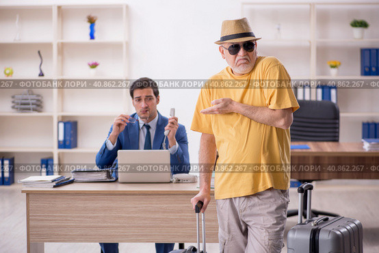 Old male boss and young male employee in summer vacation concept. Стоковое фото, фотограф Elnur / Фотобанк Лори