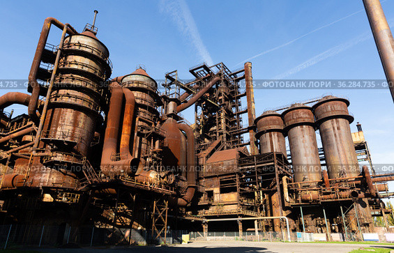 Old steel factory in area Dolni Vitkovice. Стоковое фото, фотограф Яков Филимонов / Фотобанк Лори