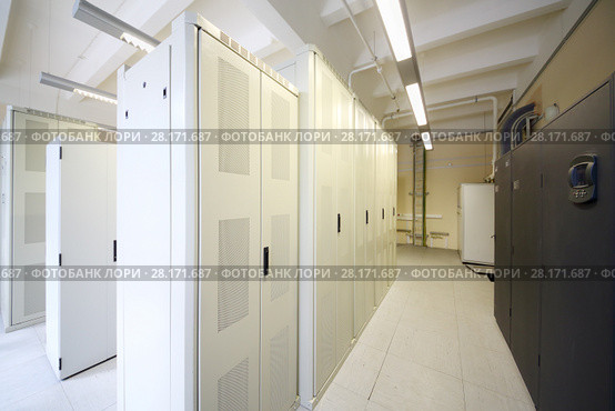 Opened storage for storing data at mobile cellular communication center. Стоковое фото, фотограф Losevsky Pavel / Фотобанк Лори