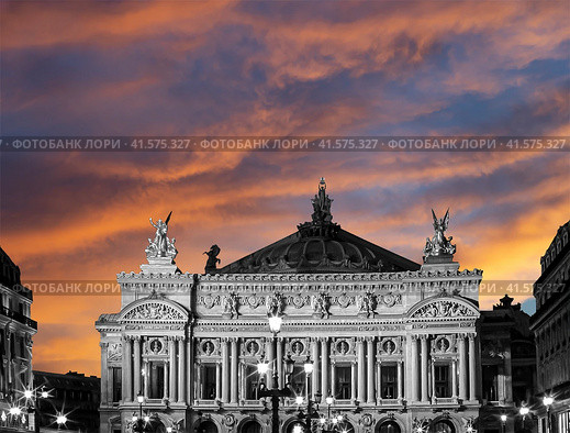 Opera Garnier (Garnier Palace) against the background of a beautiful sky at sunset, Paris, France. Translation: national Academy of Music. UNESCO World Heritage Site (2016 год). Стоковое фото, фотограф Владимир Журавлев / Фотобанк Лори