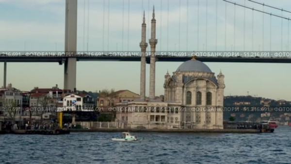 Ortakoy Mosque or the Grand Imperial Mosque of Sultan Abdulmecid, Istanbul. Стоковое видео, видеограф Zita Khasanova / Фотобанк Лори