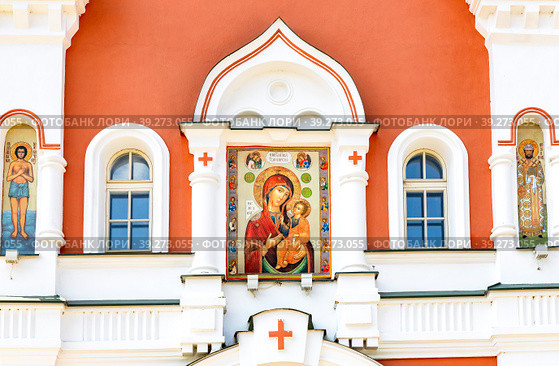 Orthodox icon on the Gate Church of Philip, Metropolitan of Moscow, in the Valdai Iversky Monastery. Стоковое фото, фотограф FotograFF / Фотобанк Лори