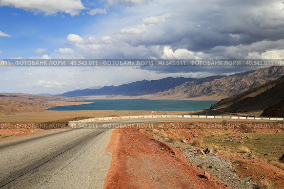 Орто-Токойское водохранилище на реке Чу, Кыргызстан (2023 год). Стоковое фото, фотограф Римма Тельнова / Фотобанк Лори