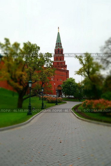 Осенний день. Вид на Боровицкую башню московского Кремля. Москва, 2016 год. Стоковое фото, фотограф Photolart / Фотобанк Лори