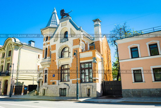 Особняк Кекушевой. Улица Остоженка, дом 21, строение 1. Москва (2021 год). Редакционное фото, фотограф E. O. / Фотобанк Лори