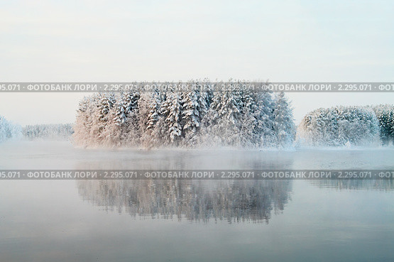 Острова на зимнем озере. Стоковое фото, фотограф Кекяляйнен Андрей / Фотобанк Лори