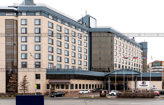 Отель DoubleTree by Hilton Tyumen  в центре Тюмени (бывшая гостиница Тюмень) (2022 год). Редакционное фото, фотограф Антонина / Фотобанк Лори