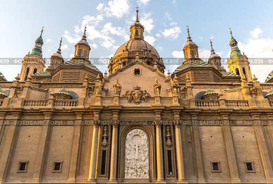Our Lady of the Pillar Basilica Zaragoza, Spain. Стоковое фото, агентство Ingram Publishing / Фотобанк Лори