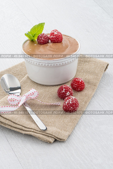 Paleo Diet Style Dessert Made of Dark Chocolate, Eggs and Coconut Milk. Стоковое фото, агентство Ingram Publishing / Фотобанк Лори