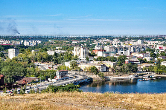 Панорама города с Лисьей (Лысой) горы.  Город Нижний Тагил. Свердловская область (2016 год). Стоковое фото, фотограф Александр Тараканов / Фотобанк Лори