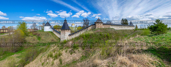 Панорама старинного Псково-Печерского монастыря. Печоры, Россия (2022 год). Стоковое фото, фотограф Анна Карасева / Фотобанк Лори