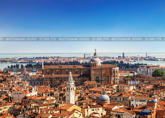 Панорамный вид на крыши Венеции с вершины колокольни Святого Марка (San Marco Campanile) базилики Святого Марка в Венеции, расположенной на площади Сан-Марко в Венеции, Италия, (2017 год). Стоковое фото, фотограф Наталья Волкова / Фотобанк Лори
