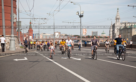 Парад велосипедистов в Москве 20 мая 2012г. Редакционное фото, фотограф Наталья Волкова / Фотобанк Лори