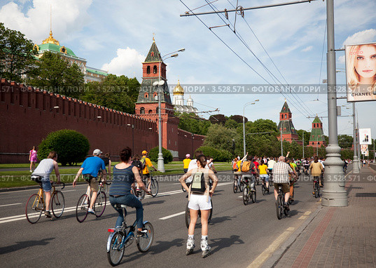 Парад велосипедистов в Москве 20 мая 2012г. Редакционное фото, фотограф Наталья Волкова / Фотобанк Лори