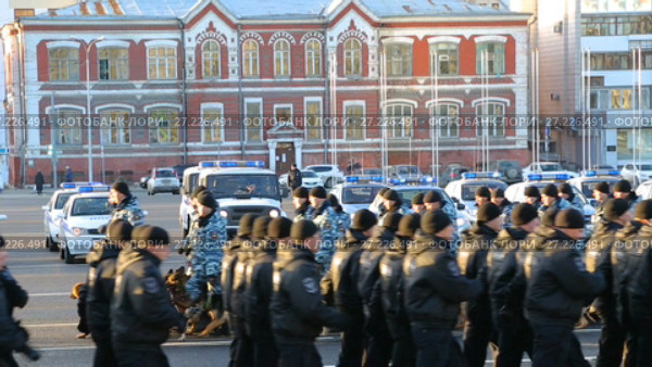 Parade of russian special police units in the central square of the city. Редакционное видео, видеограф FotograFF / Фотобанк Лори