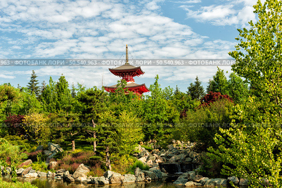Park landscape with a Buddhist temple. Стоковое фото, фотограф Владимир Ушаров / Фотобанк Лори