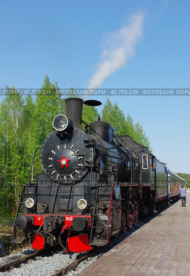 Паровоз Эр766-41, остановочный пункт "Горный парк Рускеала", станция Маткаселькя, Карелия (2019 год). Редакционное фото, фотограф Алексей Иванов / Фотобанк Лори