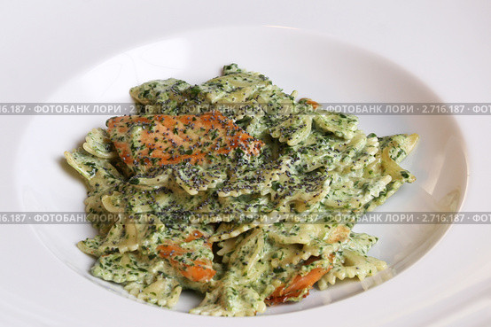 Паста с лососем и маком. Итальянская кухня. Стоковое фото, фотограф Gagara / Фотобанк Лори