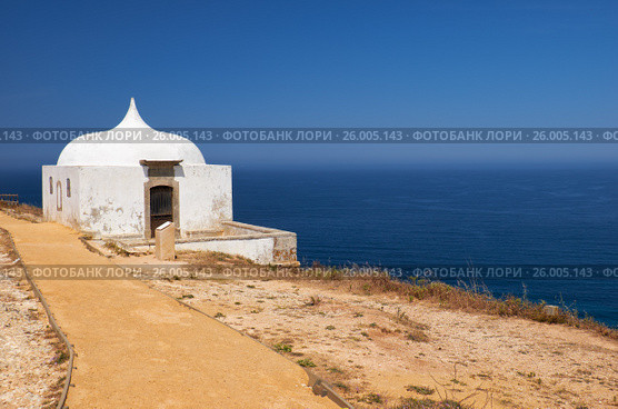 Path near Ermida da Memoria or Memory Chapel of Nossa Senhora do Cabo Church near cape Espichel, Portugal (2016 год). Стоковое фото, фотограф Сергей Пристяжнюк (Serg Zastavkin) / Фотобанк Лори