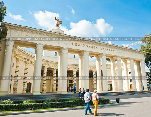 Павильон № 18 «Республика Беларусь» на ВДНХ. Москва. Россия (2019 год). Редакционное фото, фотограф E. O. / Фотобанк Лори