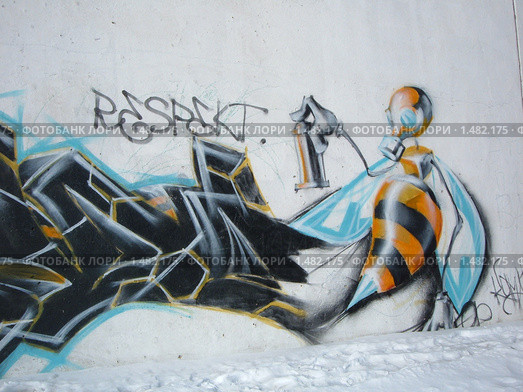 Пчела и граффити (2004 год). Редакционное фото, фотограф Денис Кравченко / Фотобанк Лори