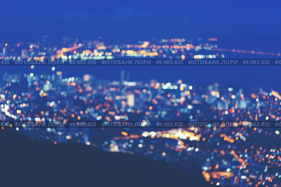 Penang Island & Mainland Penang overview from Penang Hill at Dawn with City lights. Стоковое фото, агентство Ingram Publishing / Фотобанк Лори
