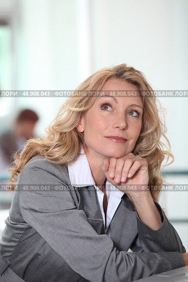 Pensive businesswoman. Стоковое фото, агентство Ingram Publishing / Фотобанк Лори