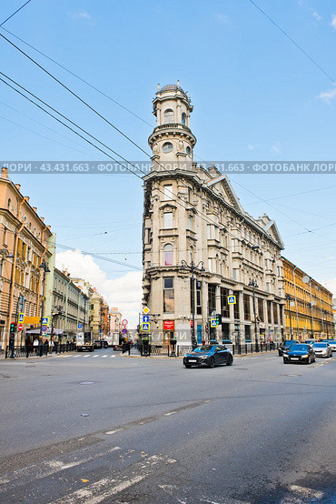 Перекресток "Пять углов". Летний день. Санкт-Петербург (2024 год). Редакционное фото, фотограф E. O. / Фотобанк Лори