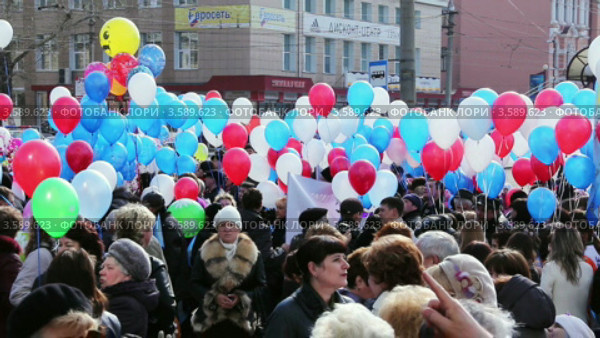 Первомайская демонстрация профсоюзов в Чите. Колонна Единой России (2012 год). Редакционное видео, видеограф Евгений / Фотобанк Лори