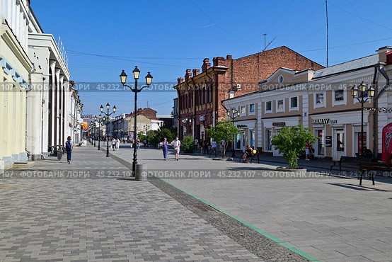 Пешеходная улица Урицкого. Город  Иркутск (2024 год). Редакционное фото, фотограф Александр Тараканов / Фотобанк Лори