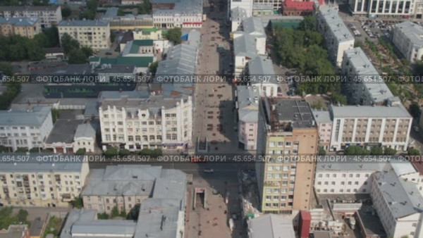 Пешеходная улица Вайнера в Екатеринбурге - съемка с дрона в 2022 году. Стоковое видео, видеограф Владислав Самошкин / Фотобанк Лори