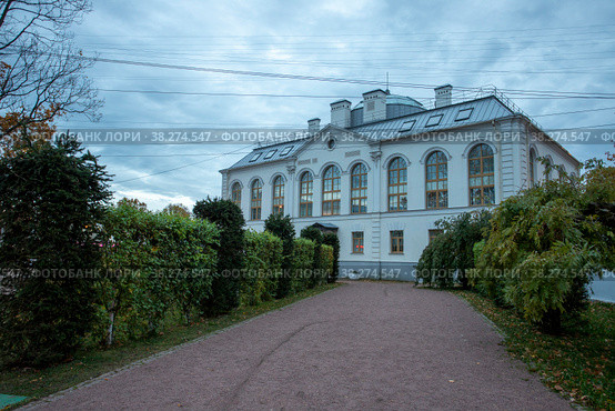 Петергоф. Отдел ЗАГС Петродворцового района (2022 год). Редакционное фото, фотограф Литвяк Игорь / Фотобанк Лори