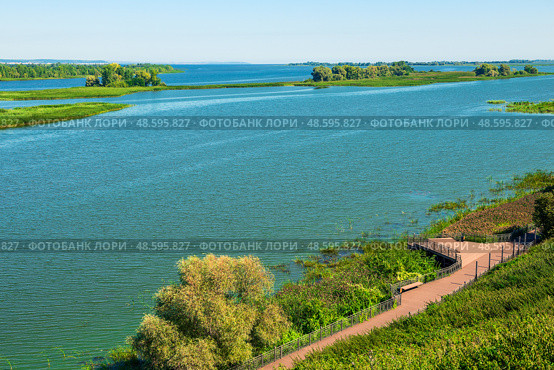 Picturesque landscape of the Volga River flood and green islands on it. Russia. Стоковое фото, фотограф Константин Лабунский / Фотобанк Лори