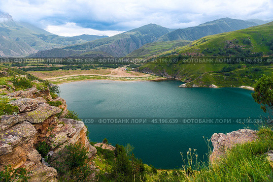 Picturesque view of the mountain lake Gizhgit with azure water. Caucasus. Стоковое фото, фотограф Константин Лабунский / Фотобанк Лори