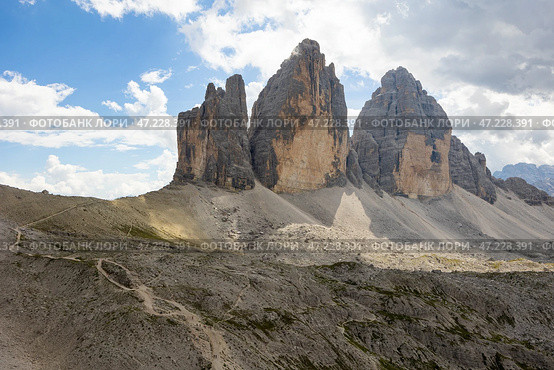 Picturesque view of Three peaks of Lavaredo situated in Italy. Стоковое фото, фотограф Яков Филимонов / Фотобанк Лори