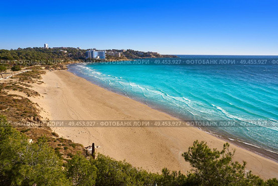 Platja Llarga Salou beach in Tarragona of Catalonia. Стоковое фото, агентство Ingram Publishing / Фотобанк Лори