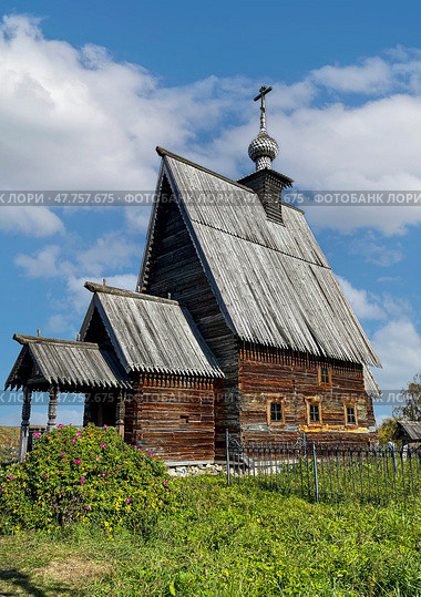 Плесская церквушка из дерева, в народе именуемая Воскресенской (2023 год). Стоковое фото, фотограф Владимир Моторин / Фотобанк Лори