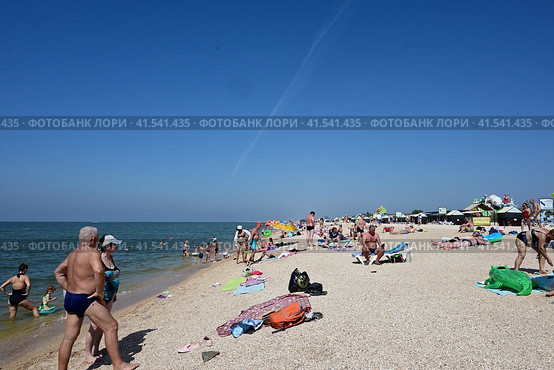 Пляж на Должанском мысу. Азовское море. Кубань (2023 год). Редакционное фото, фотограф Александр Тараканов / Фотобанк Лори