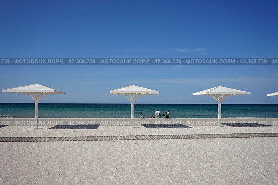 Пляж Оленевка Евпатория Крым (2013 год). Редакционное фото, фотограф Дмитрий Кондратьев / Фотобанк Лори