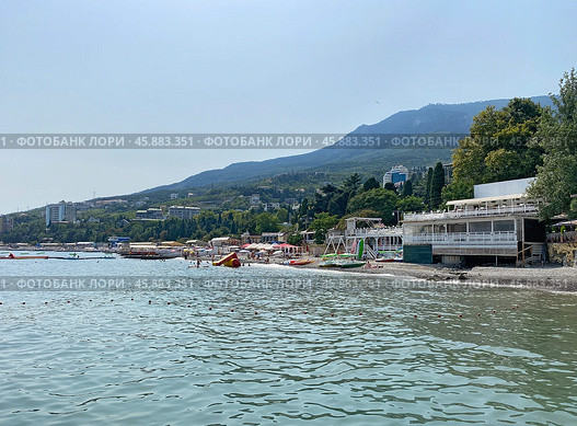 Пляж в Гурзуфе, Крым (2023 год). Стоковое фото, фотограф Мария Кылосова / Фотобанк Лори