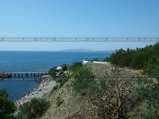 Побережье Черного моря в Крыму, в поселке Курортное (2013 год). Редакционное фото, фотограф Николай Рыбин / Фотобанк Лори