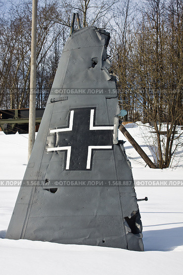 Поклонная гора. Крыло сбитого Мессершмитта (2010 год). Редакционное фото, фотограф Вячеслав Беляев / Фотобанк Лори